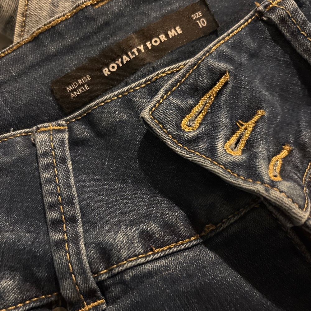 Royalty for Me Mid-Rise Ankle Jeans Size 10 - Picture 2 of 3